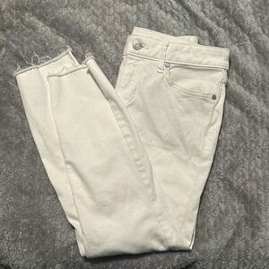 White Lauren Conrad Skinny Cropped pants size 6